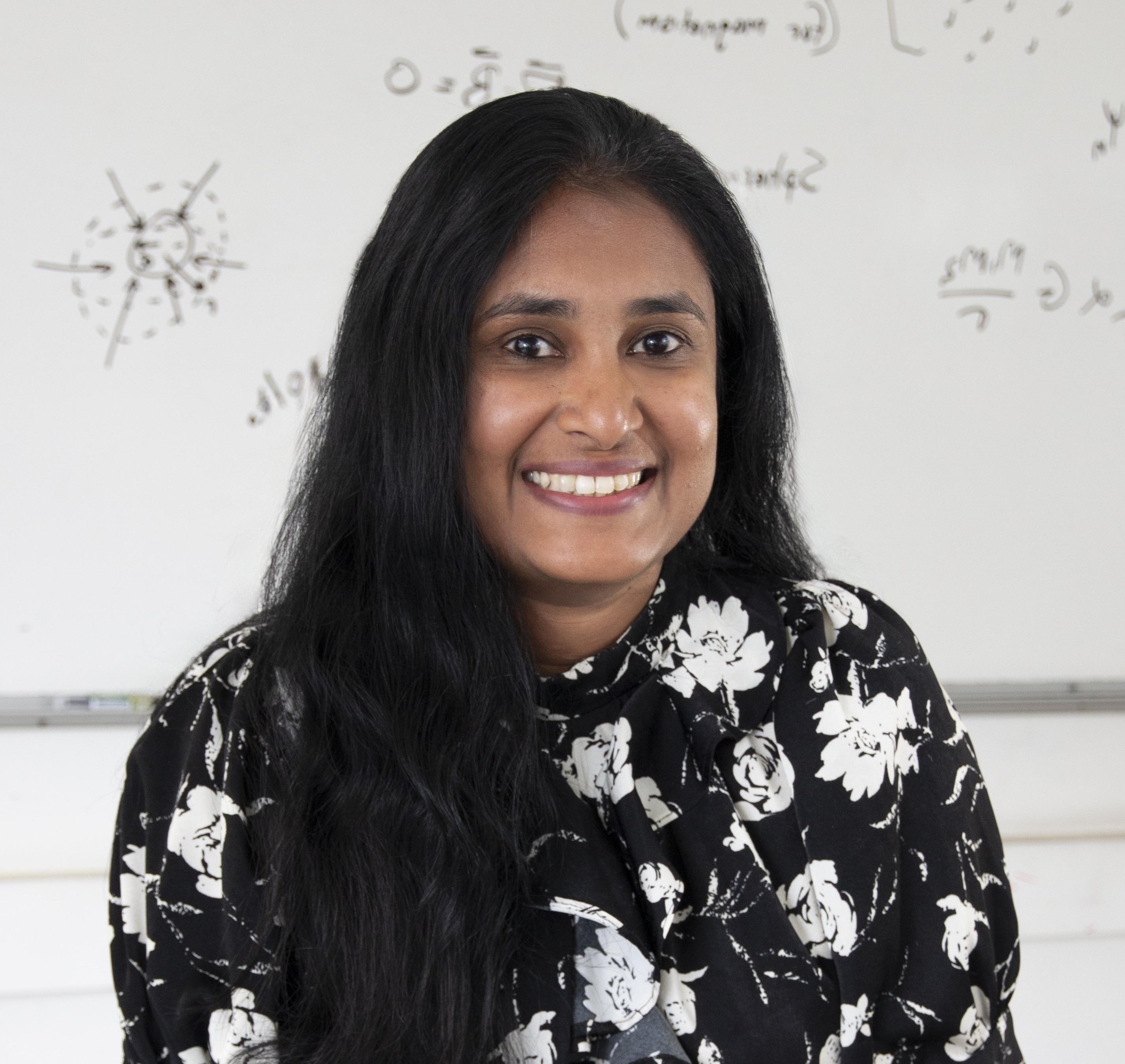 Headshot of Vikini Santhanakrishnan